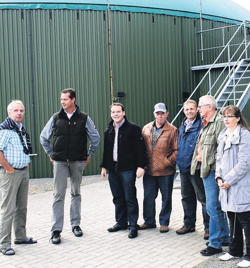 Ortstermin an der Biogasanlage von Frieder Eiskamp auf dem Dreiangel: Cord Remke (Harpstedter Energie-Agentur) sowie die Unionspolitiker Stefan Wachholder, Marco Roreger, Heinz Volkmer, Ralf Buhlrich, Klaus-Dieter Westphal und Andrea Schmkel (von links